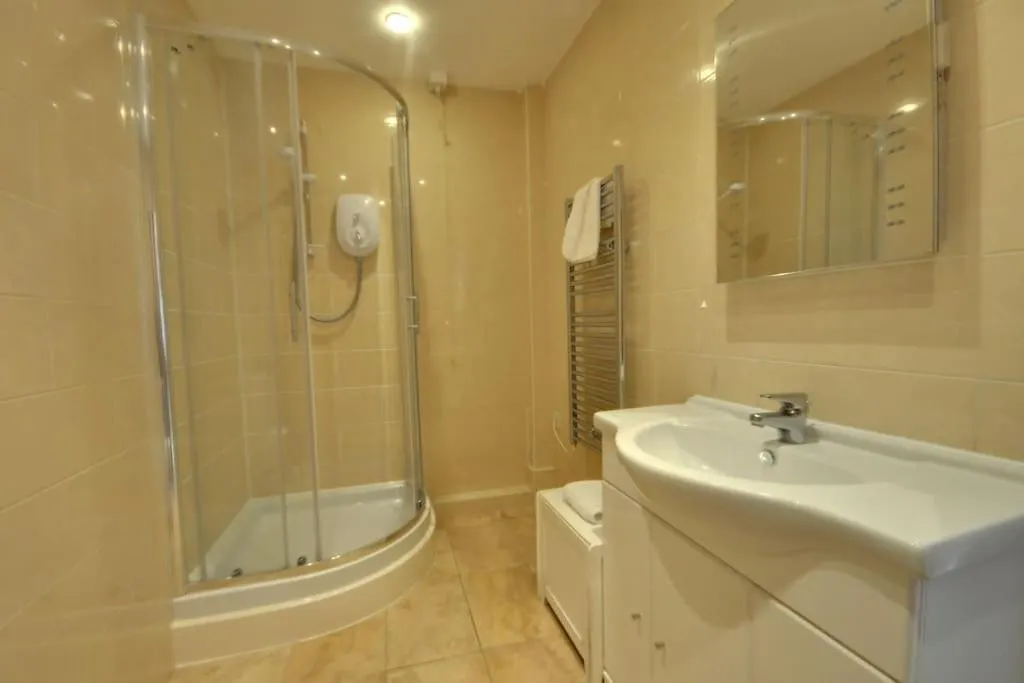 Apartment Chic Studio With Garden And 2 Min Walk To Beach Bournemouth