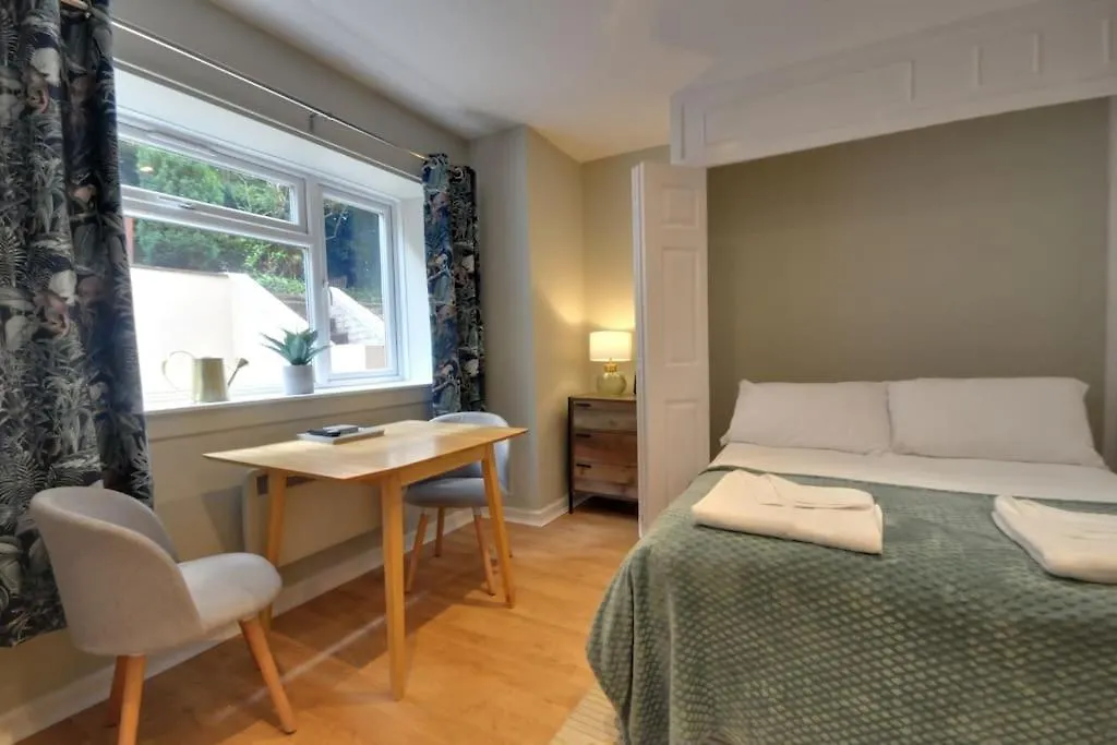 Chic Studio With Garden And 2 Min Walk To Beach Bournemouth 0*,  United Kingdom